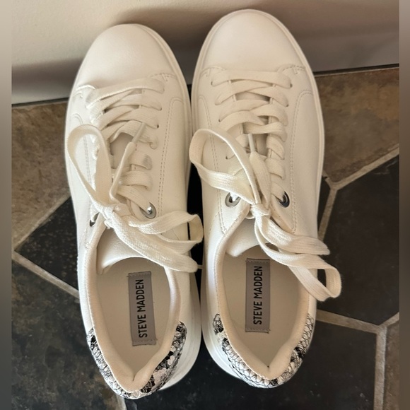 Steve Madden Catcher Sneakers Size 9.5 - Picture 5 of 7